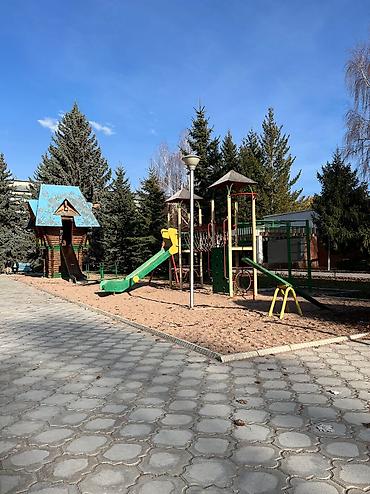 Иссык-Куль 2026: Квартира, Уютная квартира для семейного отдыха ЦО Кыргызское взморье, Бостери, Детская площадка, Парковка, стоянка, Охраняемая территория — 15