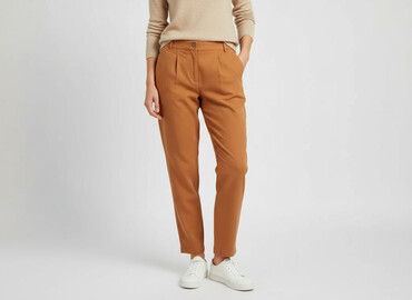 spodnie marks spencer: Marks & Spencer, Material trousers for women, size M
