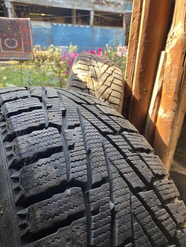 Шины: Шины 235 / 55 / R 18, Зима, Б/у, Комплект, Корея, Roadstone