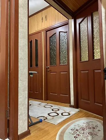 Продажа комнат: Продаётся уютная 3-комнатная квартира в хорошем районе.Рядом школа — 6