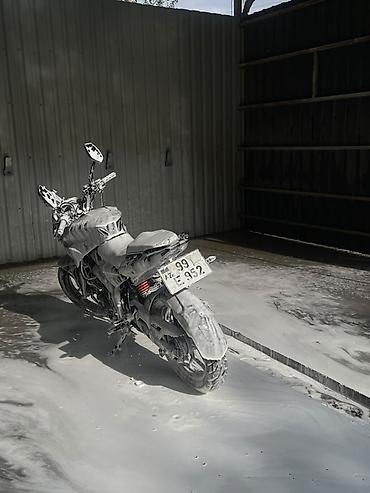электро мопед: Bajaj Pulsar NS (çox güman ki, 200 seriyası) motosiklet motoda heçne — 1