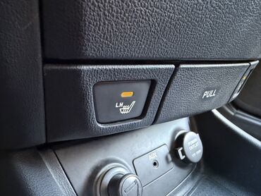 Hyundai: Hyundai Elantra sedan - Korpus: 4 qapılı sedan, qara rəng - Mühərrik — 12