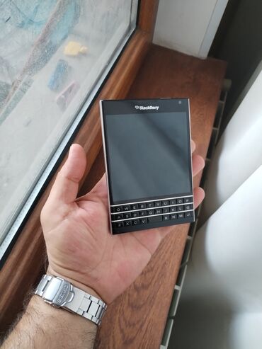 Blackberry Passport, 8 GB, rəng - Qara, Düyməli