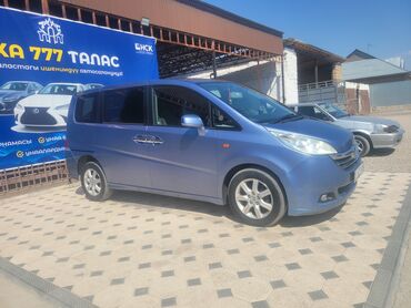 семиместные машины: Honda Stepwgn: 2007 г., 2 л, Автомат, Бензин, Вэн/Минивэн