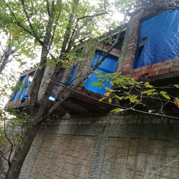 Həyət evləri və villaların satışı: 8 otaq, 1000 kv. m, Orta təmir — 22