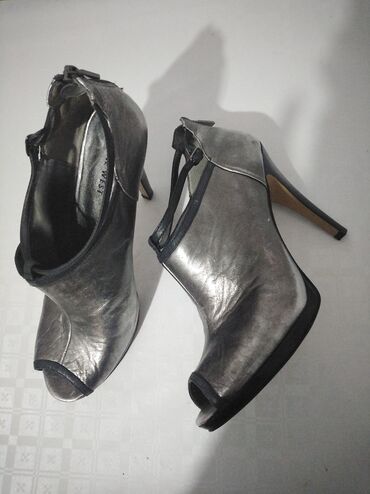 Ostala ženska obuća: Nina West cipele, broj 41. (u. g.27cm. mereno od ivice prstiju)
