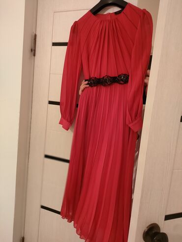 Платья: Вечернее платье, Длинная модель, Шифон, С рукавами, M (EU 38)
