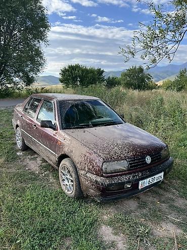 a 210: Volkswagen Vento: 1992 г., 1.8 л, Механика, Бензин, Седан — 3