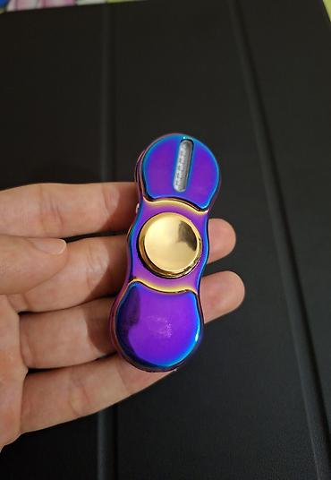 Digər aksesuarlar: Alışqan spinner. Tam metaldır ve USB ilə zaryatka yigir. Mehsullar tam — 4