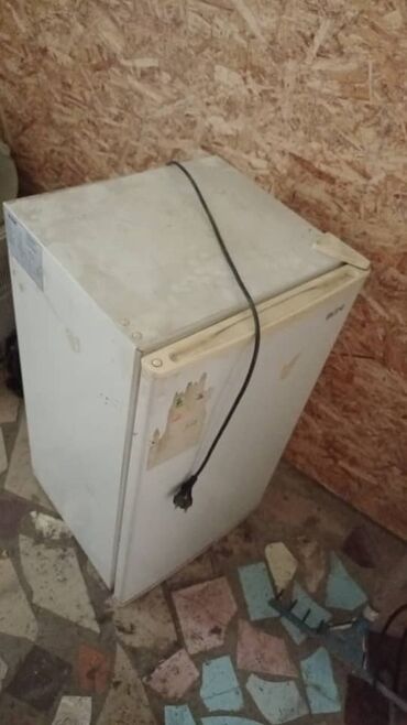 я ищу холодильник: Муздаткыч Beko, Колдонулган, Кичи муздаткыч, De frost (тамчы), 10 * 80 * 30