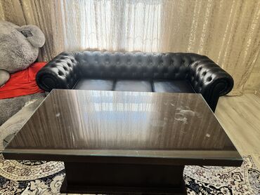 kere yağı: Ofis/Ev üçün stolla birlikdə divan və kreslolar. 1ay istifadə
