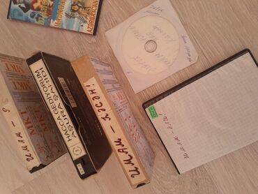 CD, DVD disklər və kassetlər: Işləyir. CD -dir . kasetler dini kasetlerdi . birlikde satılır — 10