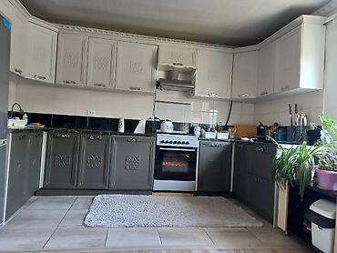 Продажа коттеджей и домов: 🏡 Продаётся дом с магазином в Бишкеке 📍 Район: Кызыл-Аскер 🛏 4 — 3