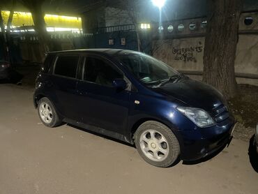 Toyota: Toyota ist: 2003 г., 1.5 л, Автомат, Бензин, Хэтчбэк