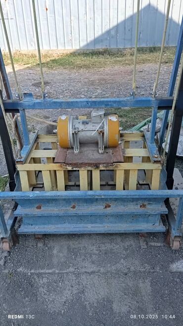 Производство пескоблоков: Вибропресс для производства строительных блоков/тротуарной плитки — 3