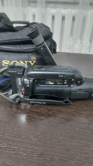 видеокамера для компьютера купить: Видеокамера Sony Video8 Handycam CCD-TR450E с черным корпусом