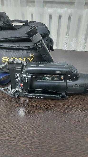 digital camera: Видеокамера Sony Video8 Handycam CCD-TR450E с черным корпусом — 5