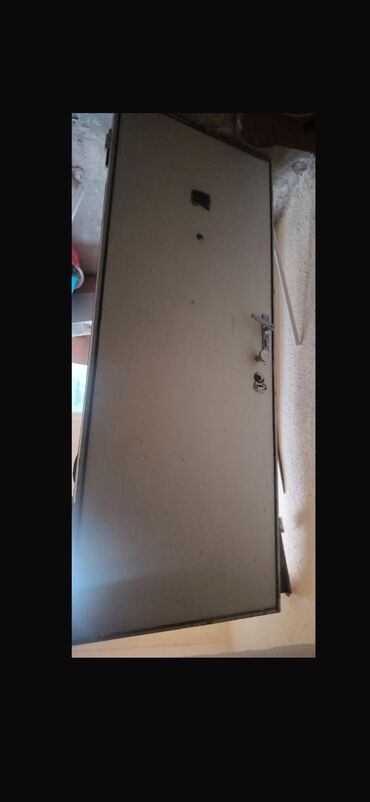 решетки на окна в баку: İşlənmiş Giriş qapısı Glazok ilə, Zəmanətsiz, Ünvandan götürmə lalafo.az -da решетки на окна в баку: İşlənmiş Giriş qapısı Glazok ilə, Zəmanətsiz, Ünvandan götürmə