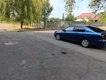 ниссан примера автомат: Седан Nissan Primera P11 синего цвета, оснащенный четырьмя дверями