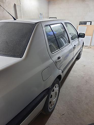 Volkswagen Vento: 1995 г., 1.9 л, Механика, Дизель, Седан