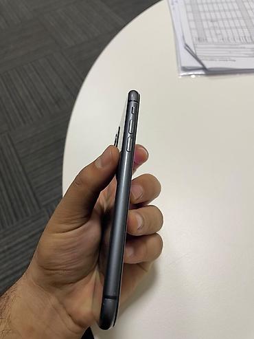 Apple iPhone: IPhone 11, Space Gray, Face ID — 5