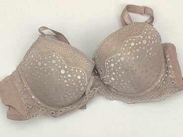 Bras: S, condition - Very good