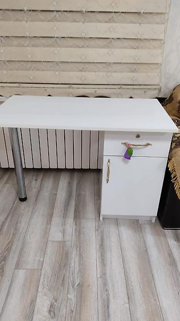 İşlənmiş, Manikür üçün masa