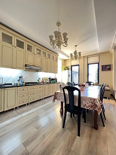 Долгосрочная аренда домов: 300 м², 6 комнат, Амбарная, Лоджия, Парковка — 9