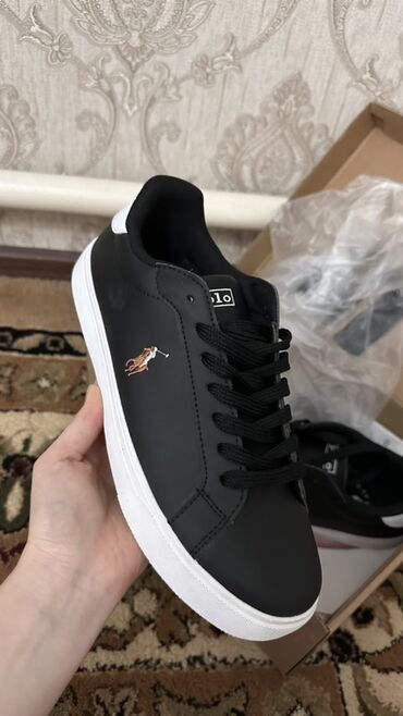 большие размеры женской обуви: Кроссовкалар, 41.5, Polo Ralph Lauren, Жаңы, түсү - Кара, Өзү алып кетүү