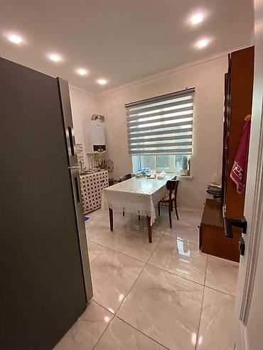 zabratda ev: 6 otaqlı, 260 kv. m, Orta təmir — 4