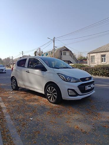 chevrolet spark 2017: Chevrolet Spark: 2018 г., 1 л, Вариатор, Бензин, Хэтчбэк — 3