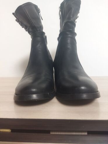 обувь из италии: Ботинки и ботильоны 37, цвет - Черный