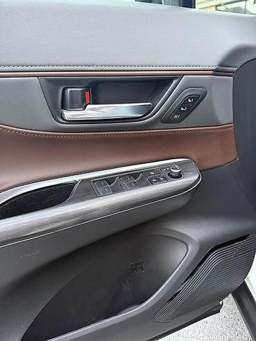меняю титан: Toyota Venza: 2021 г., 2.5 л, Гибрид, Кроссовер — 10