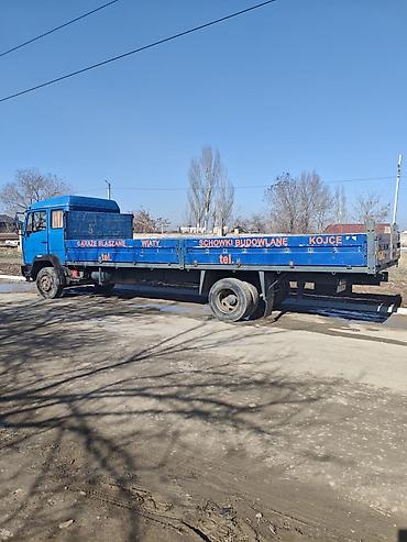 Буйрутма берүү Мерседес Гигант, Металл, айнек жеткирүү, Жүк ташуучу жумушчусу менен