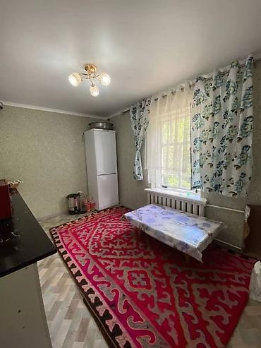 Продажа коттеджей и домов: 🏡 Продаётся дом с подвалом 📍 Бишкек, р-н Аламединский рынок 🛏️ — 5