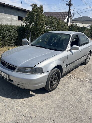 продаю авто в аварийном состоянии: Honda Accord: 1997 г., 1.6 л, Вариатор, Бензин, Седан