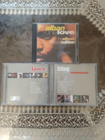 Kitablar, jurnallar, CD, DVD: Dr Alban,Space,Sting hamısı orijinaldır
