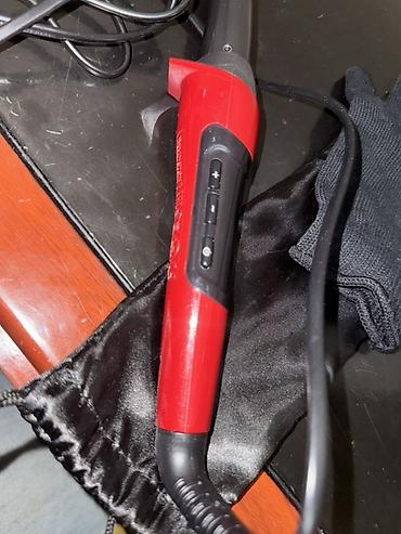 Konus formalı saç buran (curling wand) - Rəng: qırmızı-qara gövdə