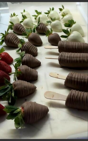 Кондитерские изделия, сладости: Клубника в шоколаде 6шт клубники в шоколаде 500 с 6 шт клубники +3 шт