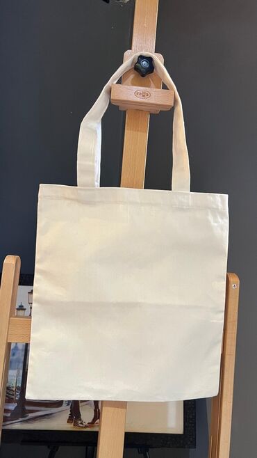 сумки белые: Шоппер ярко бежевый 
100% хлопок, из плотной ткани 
37*33