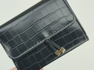 Wallets: Wallet, Female, condition - Good