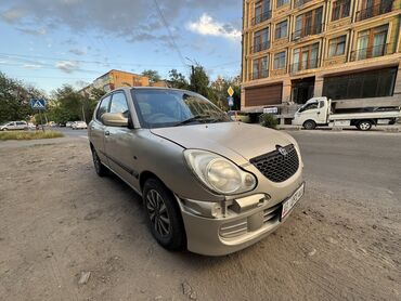 авто в рассрочку без первоначального взноса: Toyota Дуэт: 2002 г., 1 л, Автомат, Бензин, Хетчбек