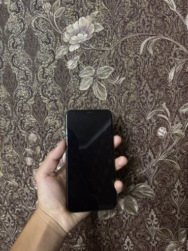 сломанные телефоны: IPhone 11 Pro Max