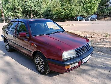 w210 55: Volkswagen Vento: 1992 г., Седан — 2