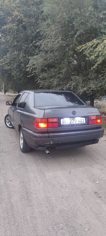 volkswagen vento: Volkswagen Vento: 1993 г., 1.8 л, Механика, Бензин, Седан