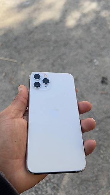 apple studio display: IPhone 11 Pro, Б/у, 256 ГБ, Белый, 70 % — 1