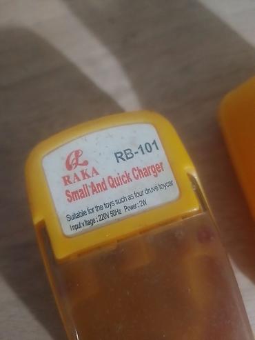 макита 4 в 1: Продаются две зарядки для батареек Характеристики по наклейке: - — 2