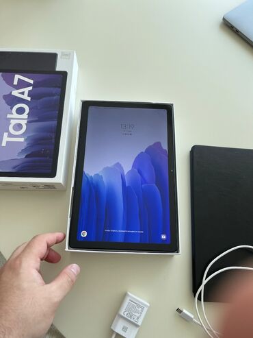 Samsung: İşlənmiş Samsung Galaxy Tab A7, 10,4", < 64 GB, Ünvandan götürmə