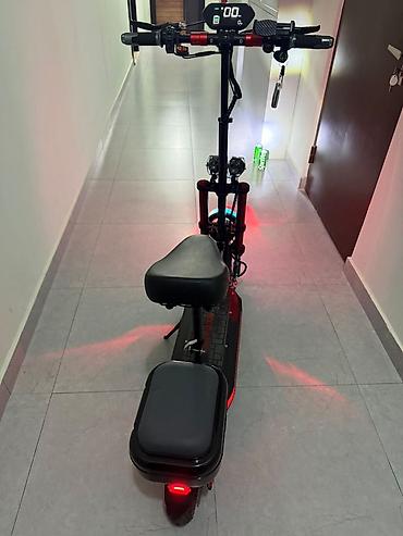 diskler: Elektrikli skuter – güclü, işıqlı və oturacaqlı şəhər nəqliyyatı — 7