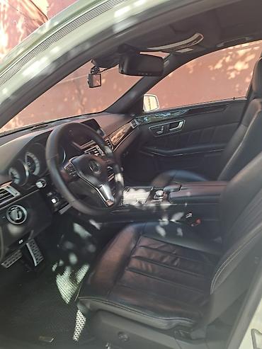 mersedes saat: Mercedes-Benz E 250: 2.5 l | 2013 il Sedan — 4